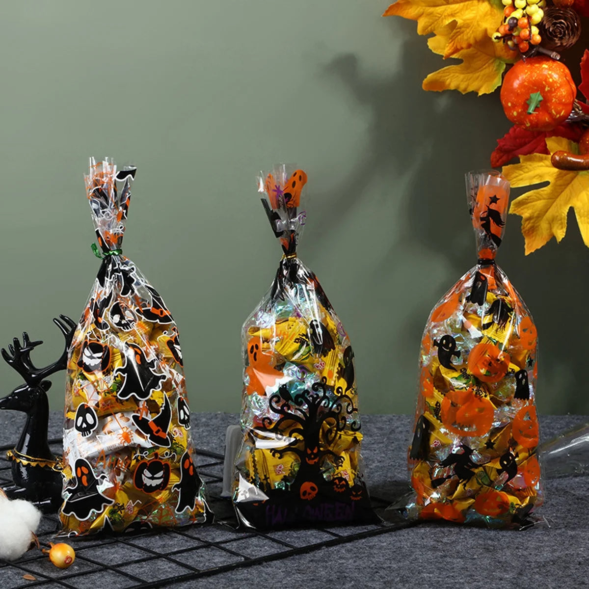 Halloween Treat Bags Halloween Candy Cellophane Bags 200Pcs Halloween Goodies Bag with Twist Tie
